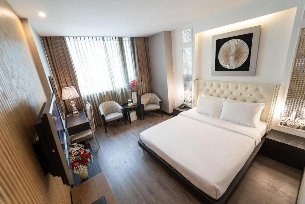 Hotel The White 8a Thai Lung Ho Chi Minh City