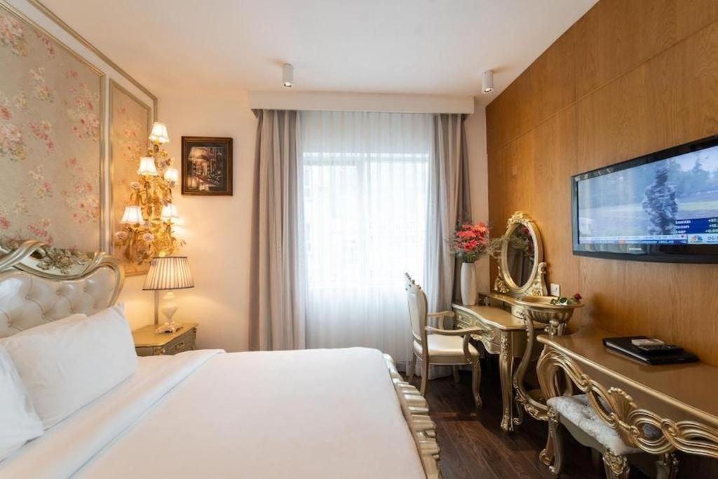 The White 8a Thai Lung Hotel 3*