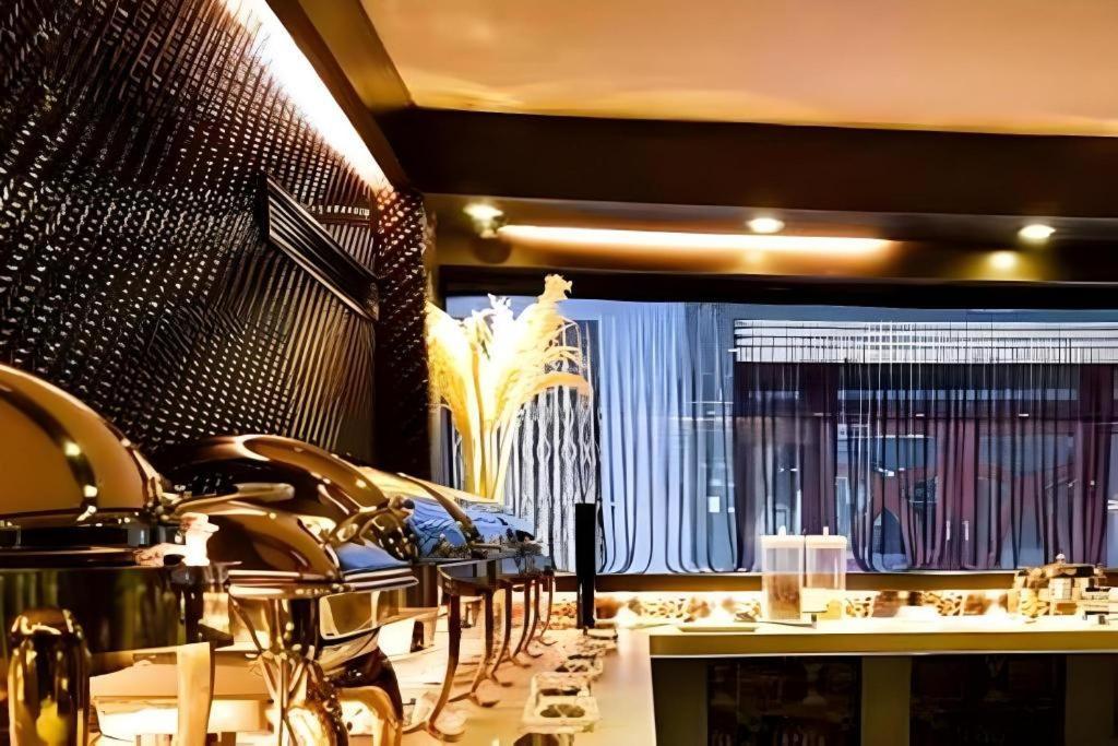 The White 8a Thai Lung Hotel 3*