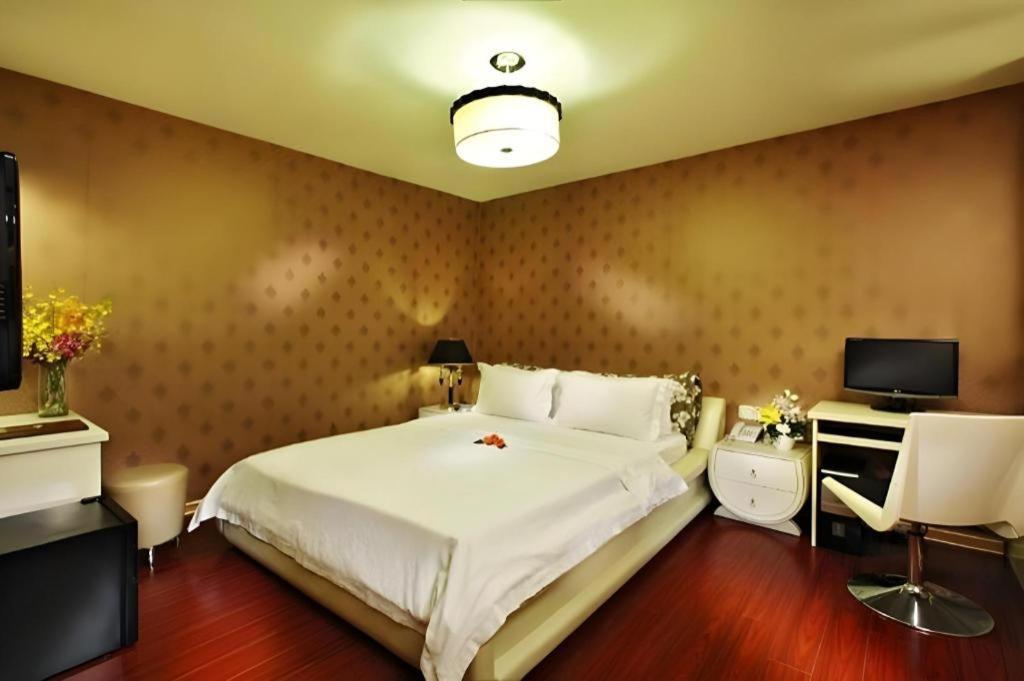 The White 8a Thai Lung 3* Ho Chi Minh City
